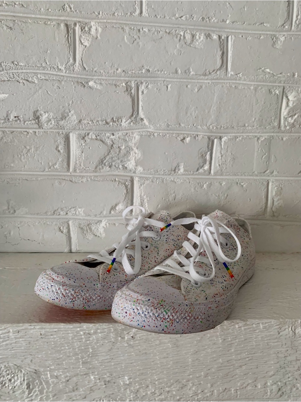 Converse Chuck Taylor All Star Ox Pride Low Top White Speckled Rainbow 153077C